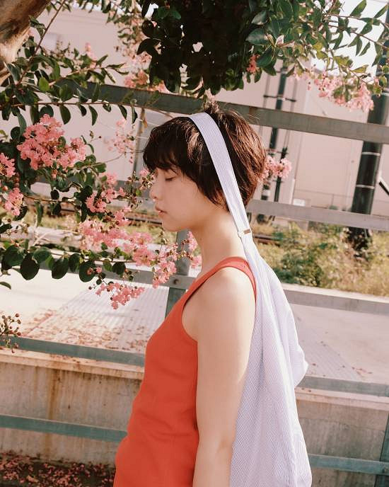 《沉默之丘f》女主臉模曬生活照：活潑可愛 元氣滿滿！