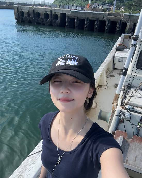 《沉默之丘f》女主臉模曬生活照：活潑可愛 元氣滿滿！