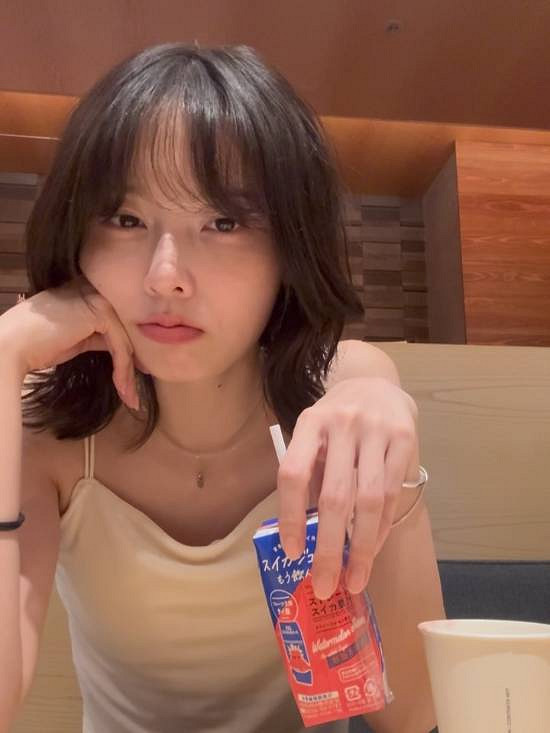 《沉默之丘f》女主臉模曬生活照：活潑可愛 元氣滿滿！