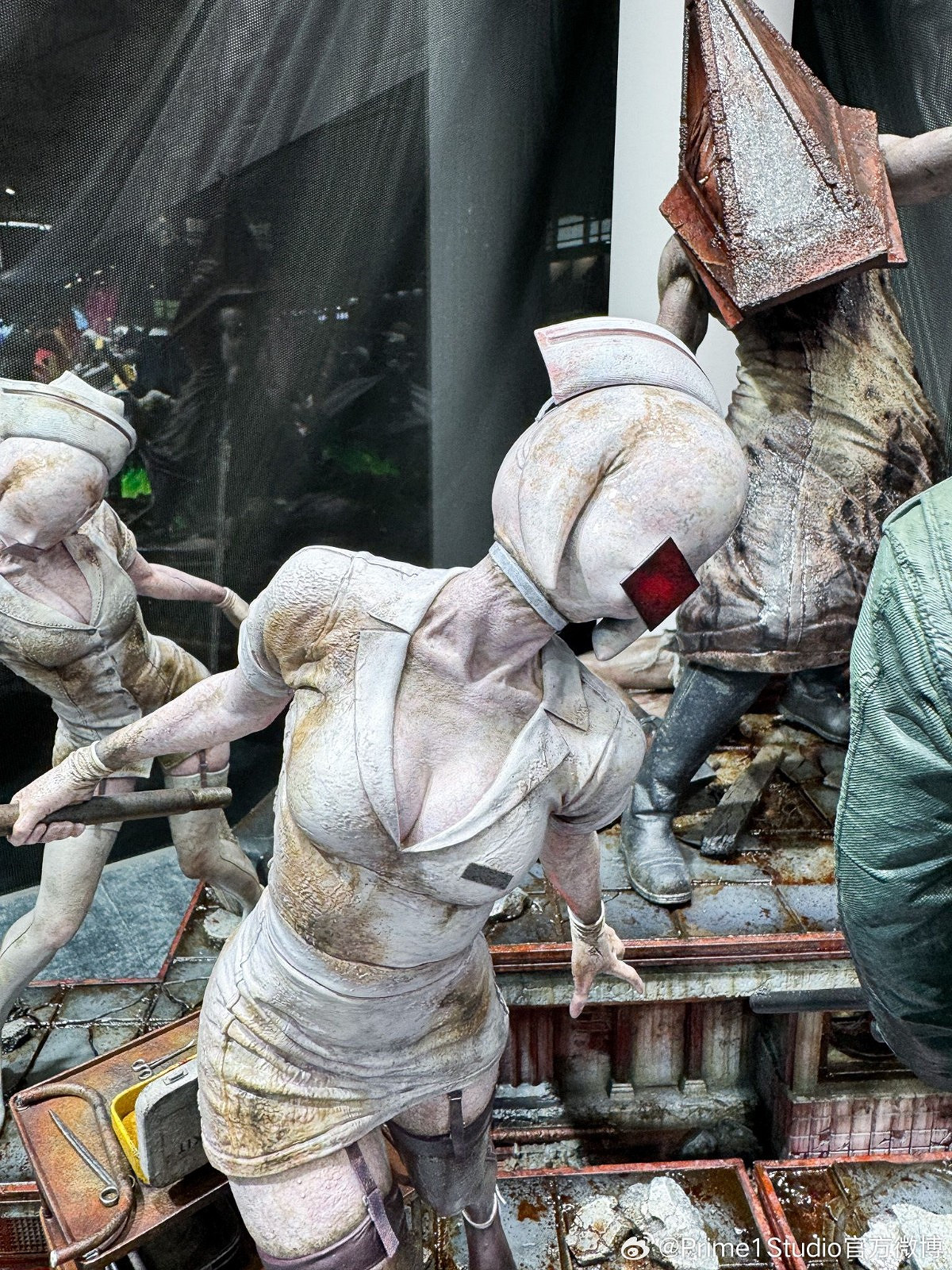 窒息感拉滿!《沉默之丘2》雕像曝光 三角頭壓迫感太強 窒息感拉滿!《沉默之丘2》雕像曝光 三角頭壓迫感太強