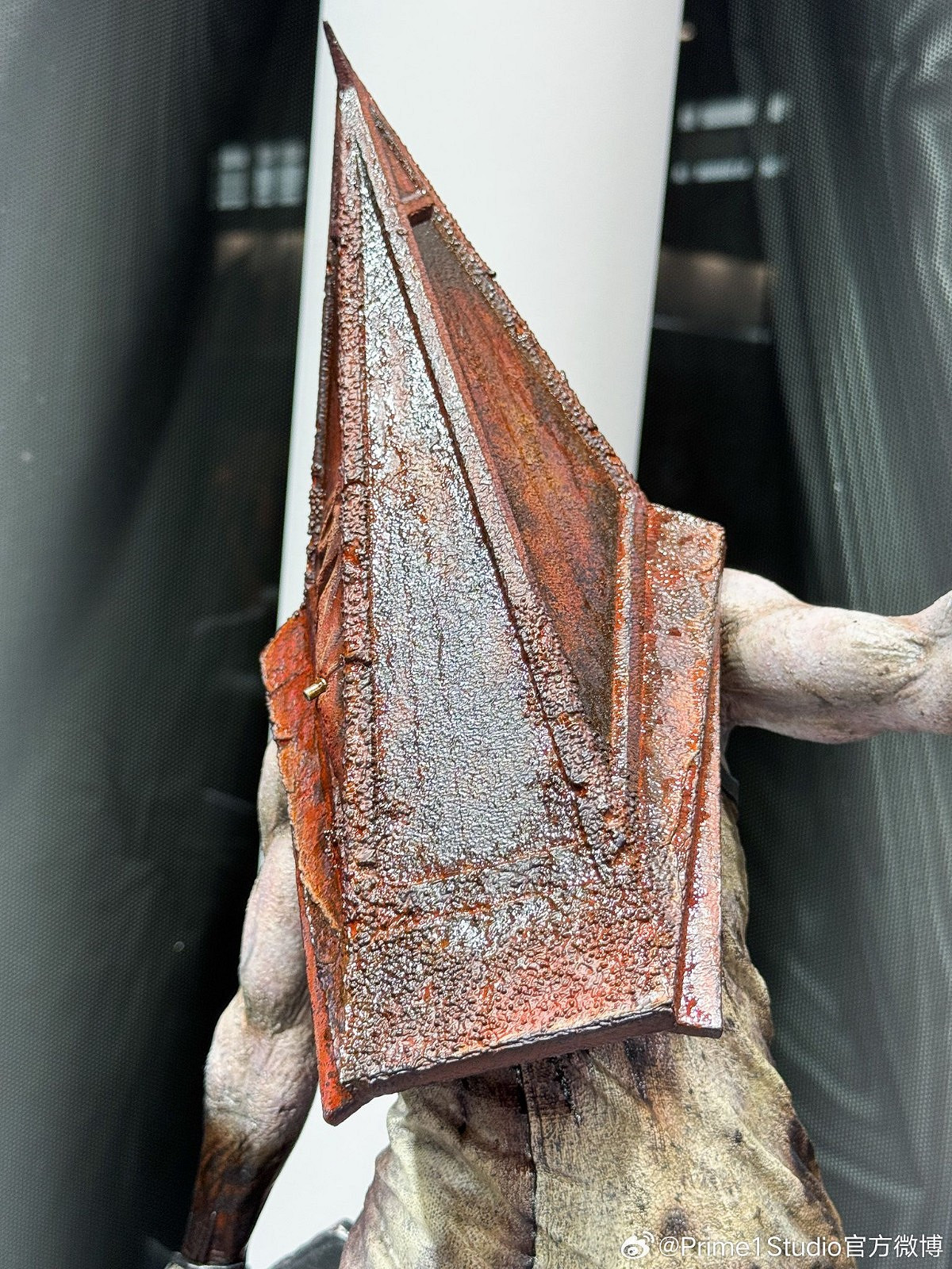 窒息感拉滿!《沉默之丘2》雕像曝光 三角頭壓迫感太強 窒息感拉滿!《沉默之丘2》雕像曝光 三角頭壓迫感太強