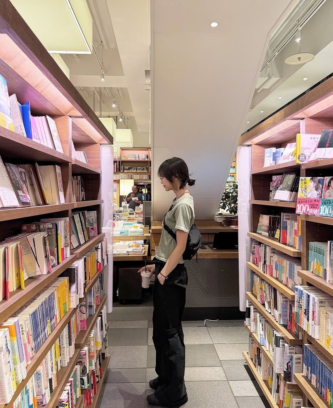 《沉默之丘f》女主臉模曬生活照:打扮美美的吃海底撈! 《沉默之丘f》女主臉模曬生活照:打扮美美的吃海底撈!