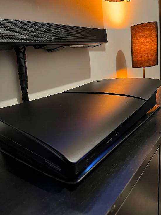 網友自製「啞光黑」PS5:低調沉穩風格 效果拔群! 網友自製「啞光黑」PS5:低調沉穩風格 效果拔群!