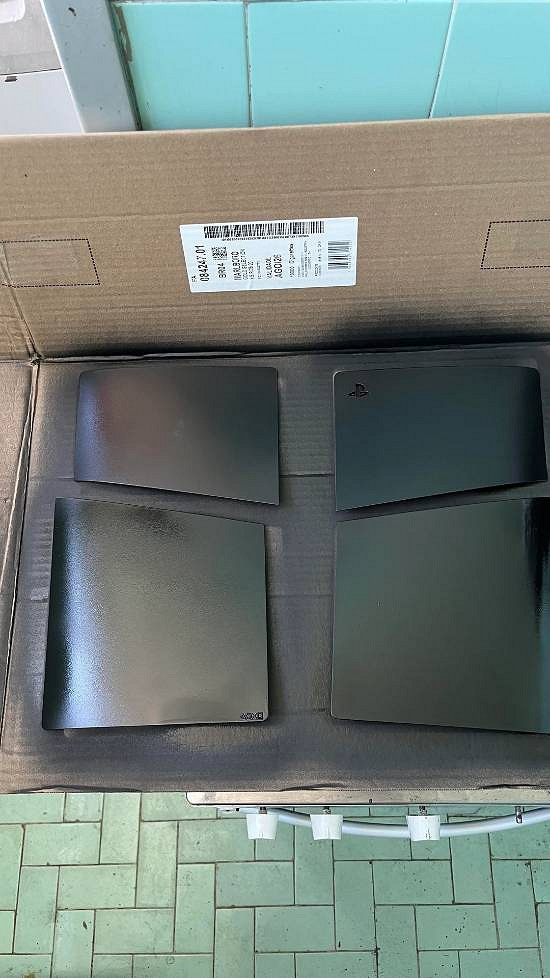 網友自製「啞光黑」PS5:低調沉穩風格 效果拔群! 網友自製「啞光黑」PS5:低調沉穩風格 效果拔群!