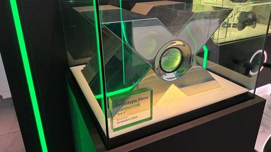 硬核玩家豪擲5600美元 1:1復刻初代Xbox標誌性原型機 硬核玩家豪擲5600美元 1:1復刻初代Xbox標誌性原型機