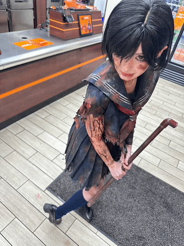 小姐姐曬出《沉默之丘f》超帥COS:戰損JK服手持鋼管! 小姐姐曬出《沉默之丘f》超帥COS:戰損JK服手持鋼管!