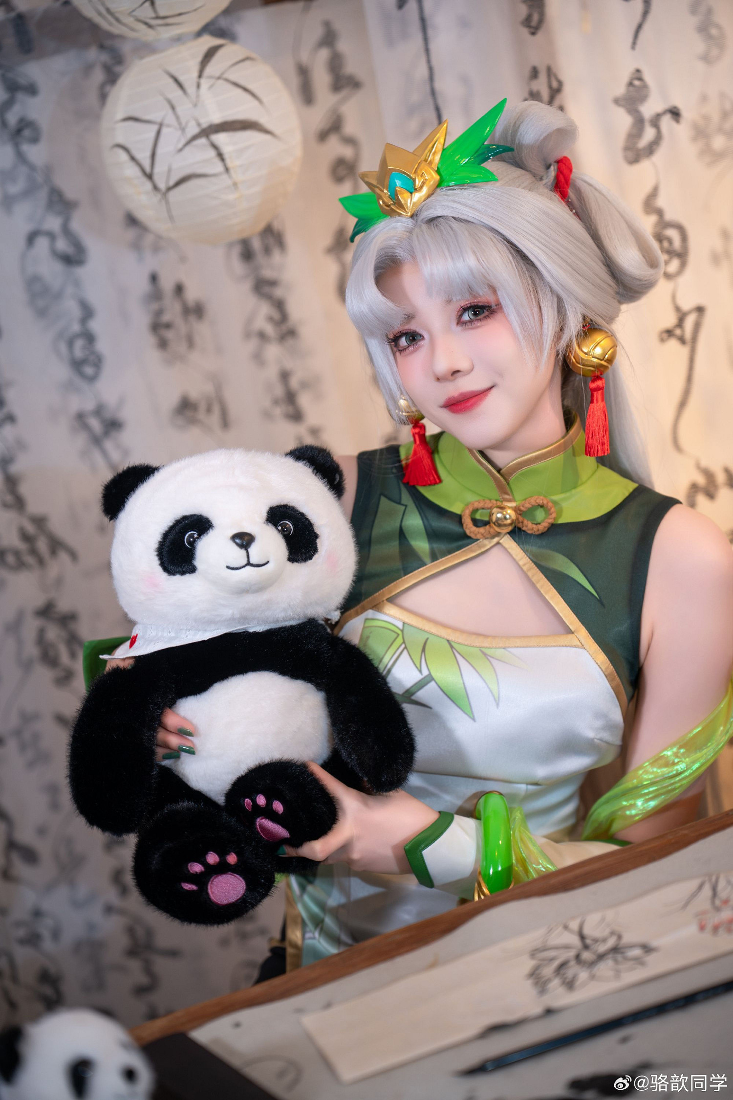 超可愛!LPL主持人駱歆化身《LOL》熊貓娃娃拉克絲 超可愛!LPL主持人駱歆化身《LOL》熊貓娃娃拉克絲