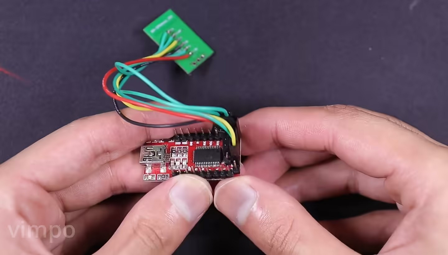 DIY大佬城會玩：竟用LED燈泡運行《當個創世神麥塊》伺服器