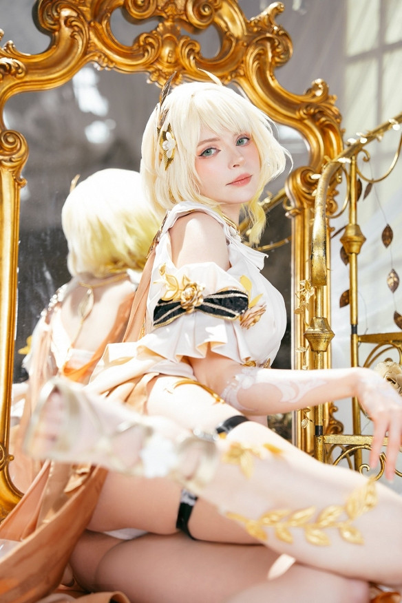 礙事梨體模COS《漫威爭鋒》隱形女:性感泳裝太澀了! 礙事梨體模COS《漫威爭鋒》隱形女:性感泳裝太澀了!