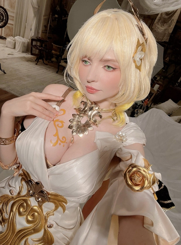 礙事梨體模COS《漫威爭鋒》隱形女:性感泳裝太澀了! 礙事梨體模COS《漫威爭鋒》隱形女:性感泳裝太澀了!