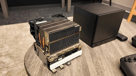 V社欲打造&quot;三位一體&quot;硬體生態 MicroSD卡槽成打通關鍵