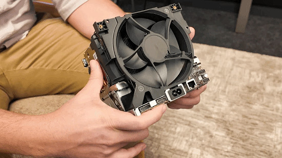 PC Gamer揭秘Steam主機內部構造:創意十足 設計精巧 PC Gamer揭秘Steam主機內部構造:創意十足 設計精巧