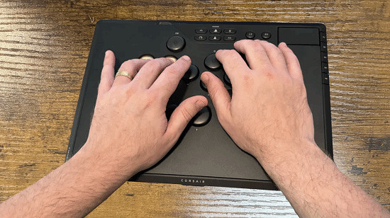 美商海盜船Novablade Pro無搖桿15按鍵控制器獲IGN 9分 美商海盜船Novablade Pro無搖桿15按鍵控制器獲IGN 9分