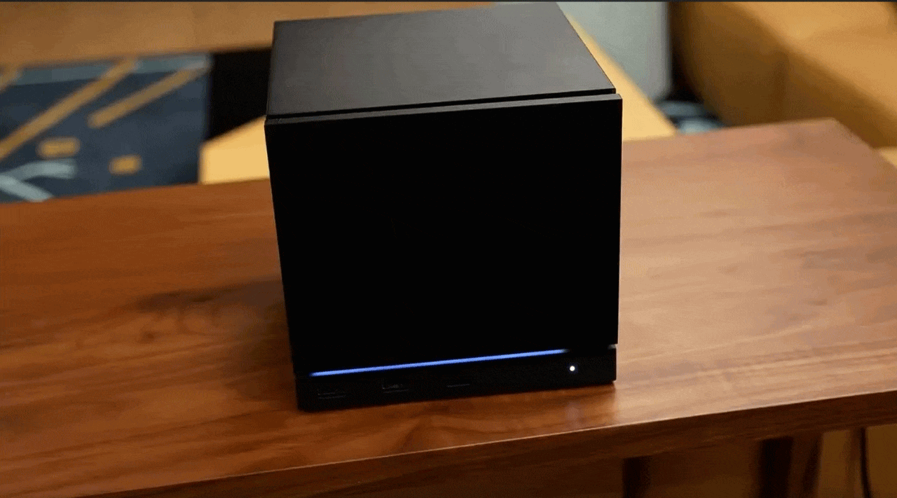 Steam主機兩大精妙設計:前面板可替換+創意RGB燈帶 Steam主機兩大精妙設計:前面板可替換+創意RGB燈帶