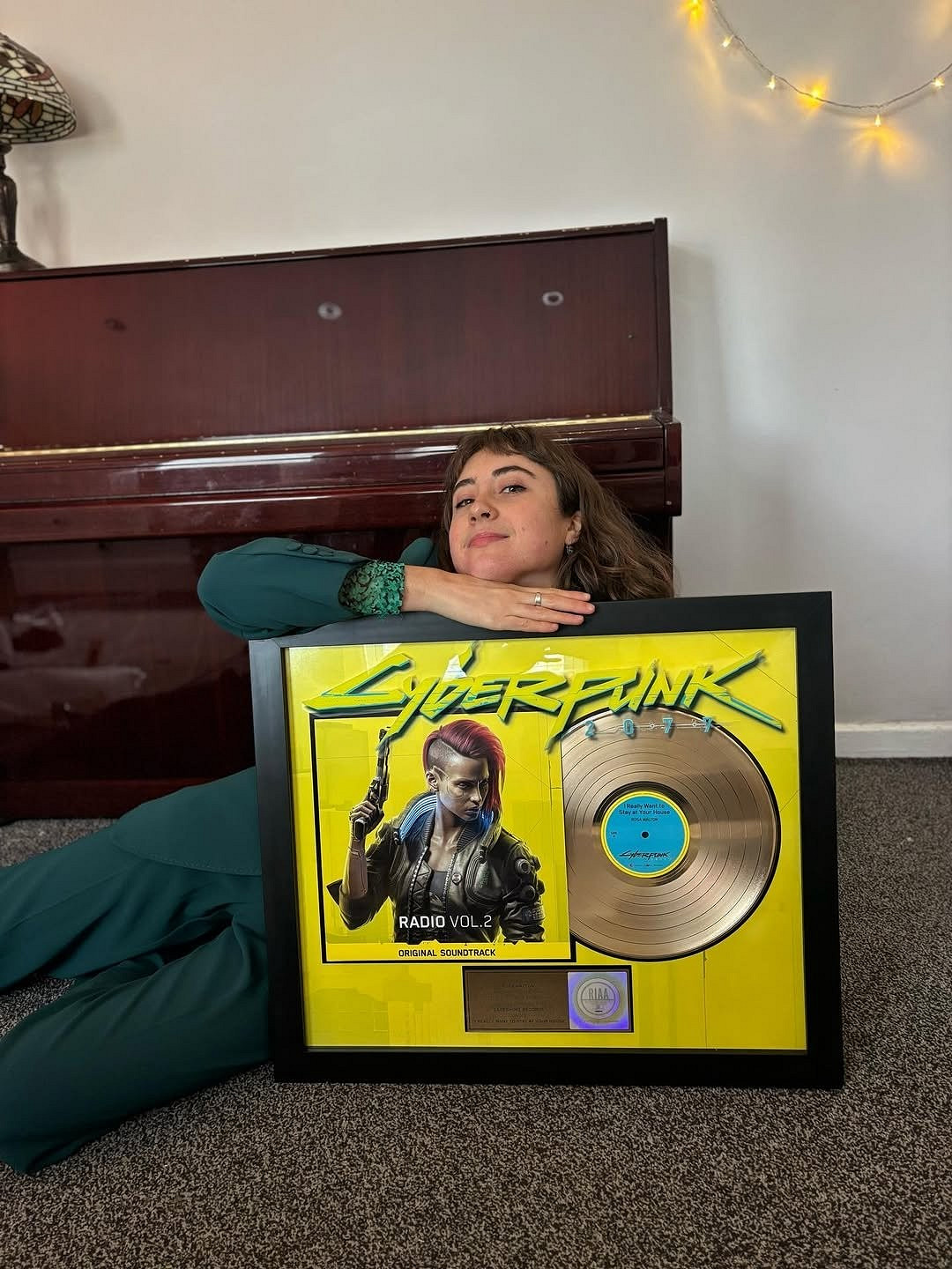 《電馭叛客：邊緣行者》中的守寡小曲獲得金唱片認證！