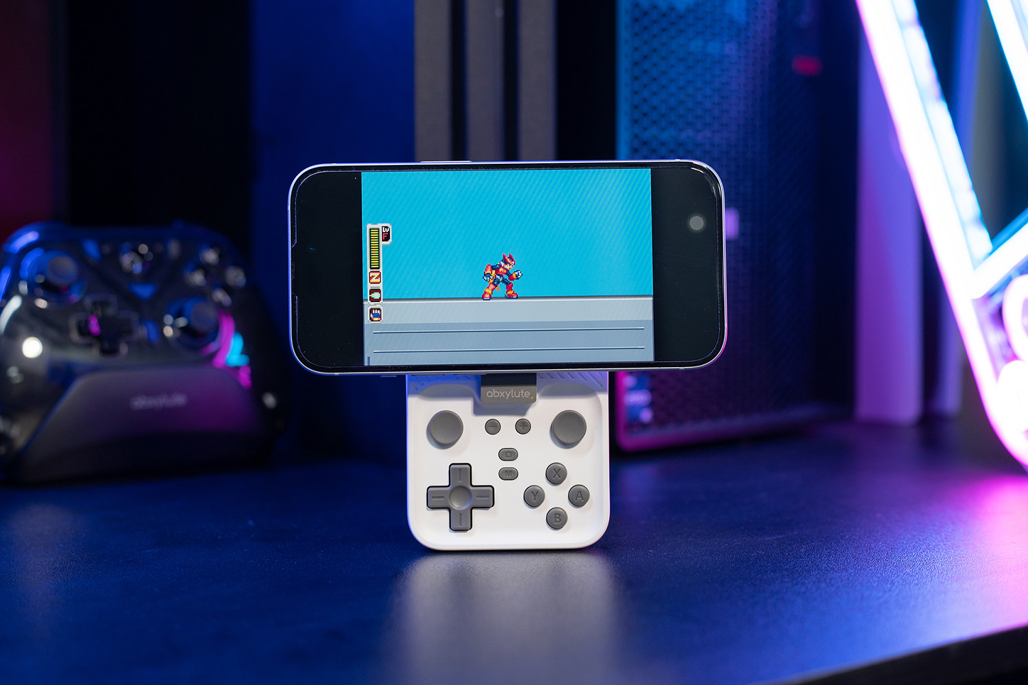 磁吸手把abxylute M4登場 手機秒變掌機還原實機手感