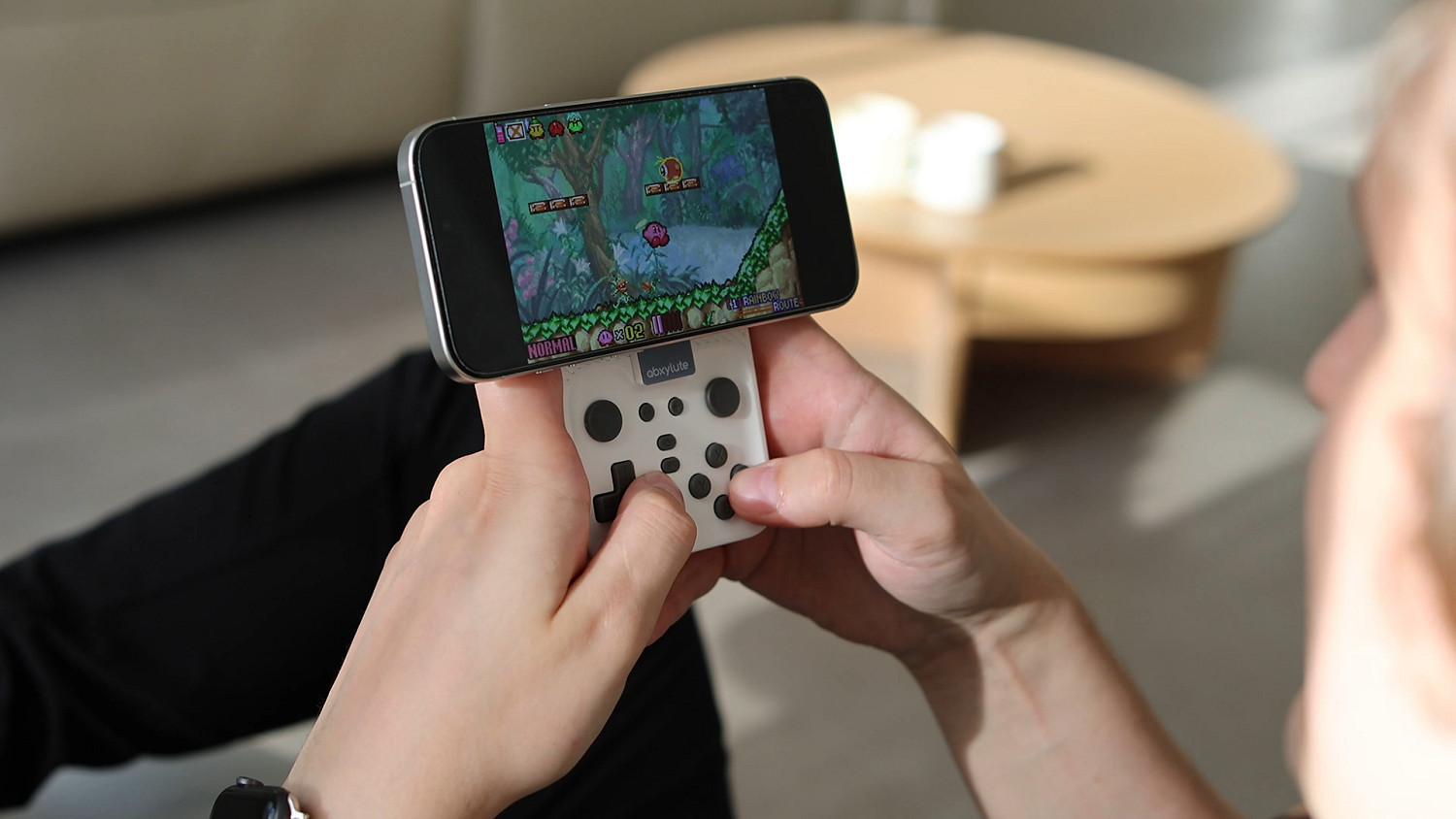 磁吸手把abxylute M4登場 手機秒變掌機還原實機手感