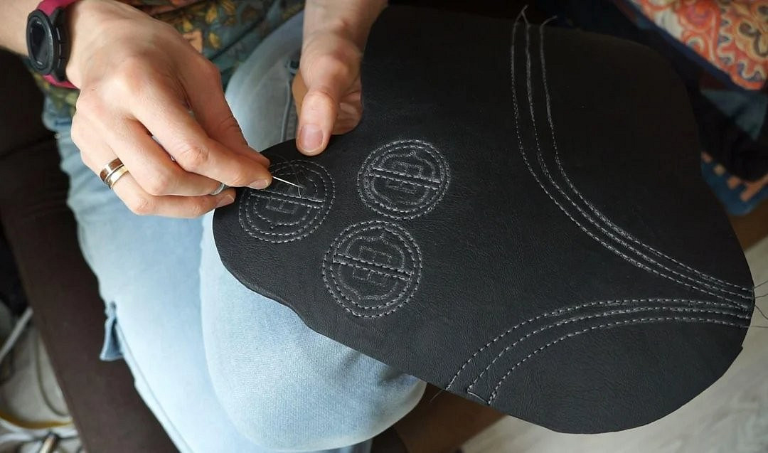 重達7公斤! 俄羅斯美女純手工製作《巫師4》希裡cos服 重達7公斤! 俄羅斯美女純手工製作《巫師4》希裡cos服