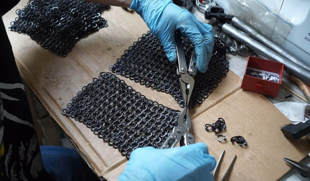 重達7公斤! 俄羅斯美女純手工製作《巫師4》希裡cos服 重達7公斤! 俄羅斯美女純手工製作《巫師4》希裡cos服