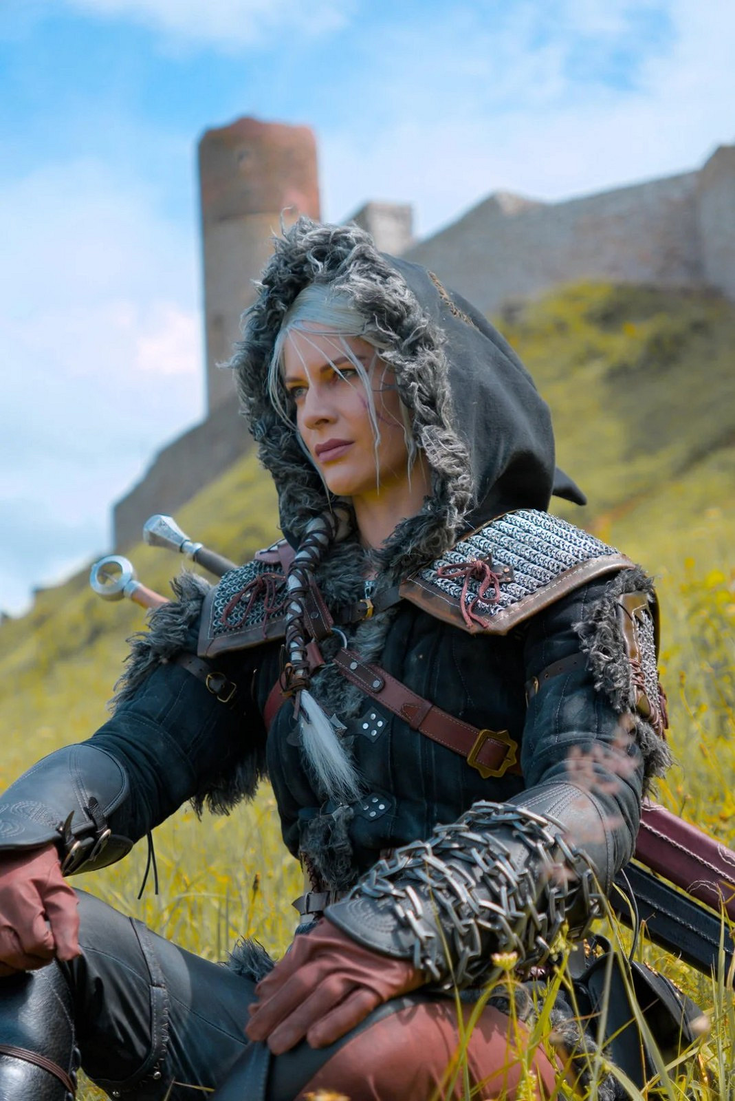 重達7公斤! 俄羅斯美女純手工製作《巫師4》希裡cos服 重達7公斤! 俄羅斯美女純手工製作《巫師4》希裡cos服