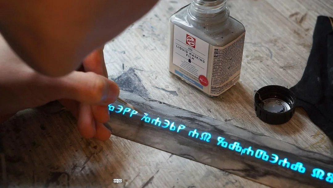 重達7公斤! 俄羅斯美女純手工製作《巫師4》希裡cos服 重達7公斤! 俄羅斯美女純手工製作《巫師4》希裡cos服