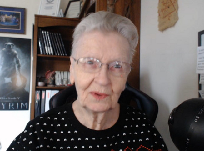 《上古卷軸5》官號迎驚喜! 89歲"天際奶奶"聖誕現身報平安