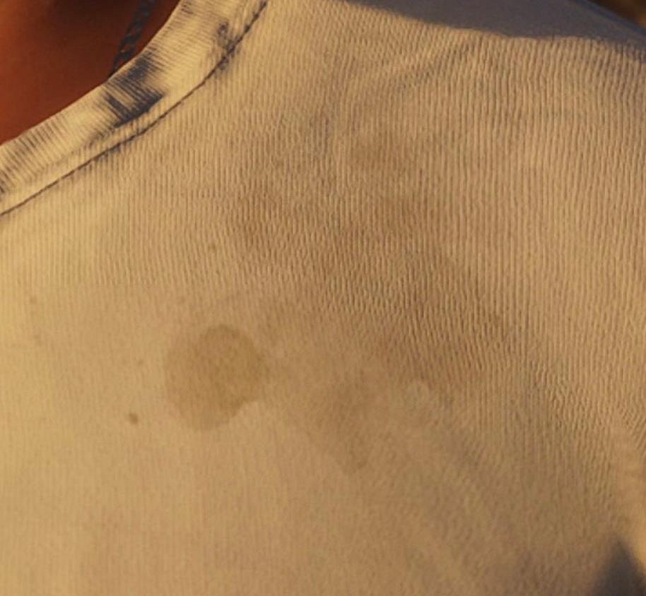 等瘋了!《GTA6》跳票後玩家開始解讀傑森襯衫汙漬 等瘋了!《GTA6》跳票後玩家開始解讀傑森襯衫汙漬