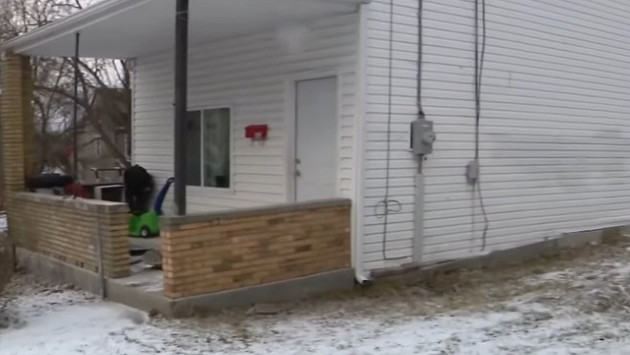 男子冒充ICE探員偷竊PS遊戲機!遭17歲少年勇猛擊退 男子冒充ICE探員偷竊PS遊戲機!遭17歲少年勇猛擊退