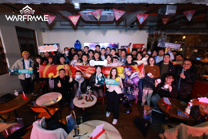 在參與《Warframe》的線下面基後，倉鼠們決定搞點飯吃