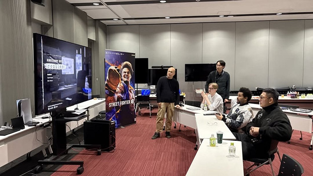 知名歌手The Weeknd在卡普空總部提前玩到《生化9》!