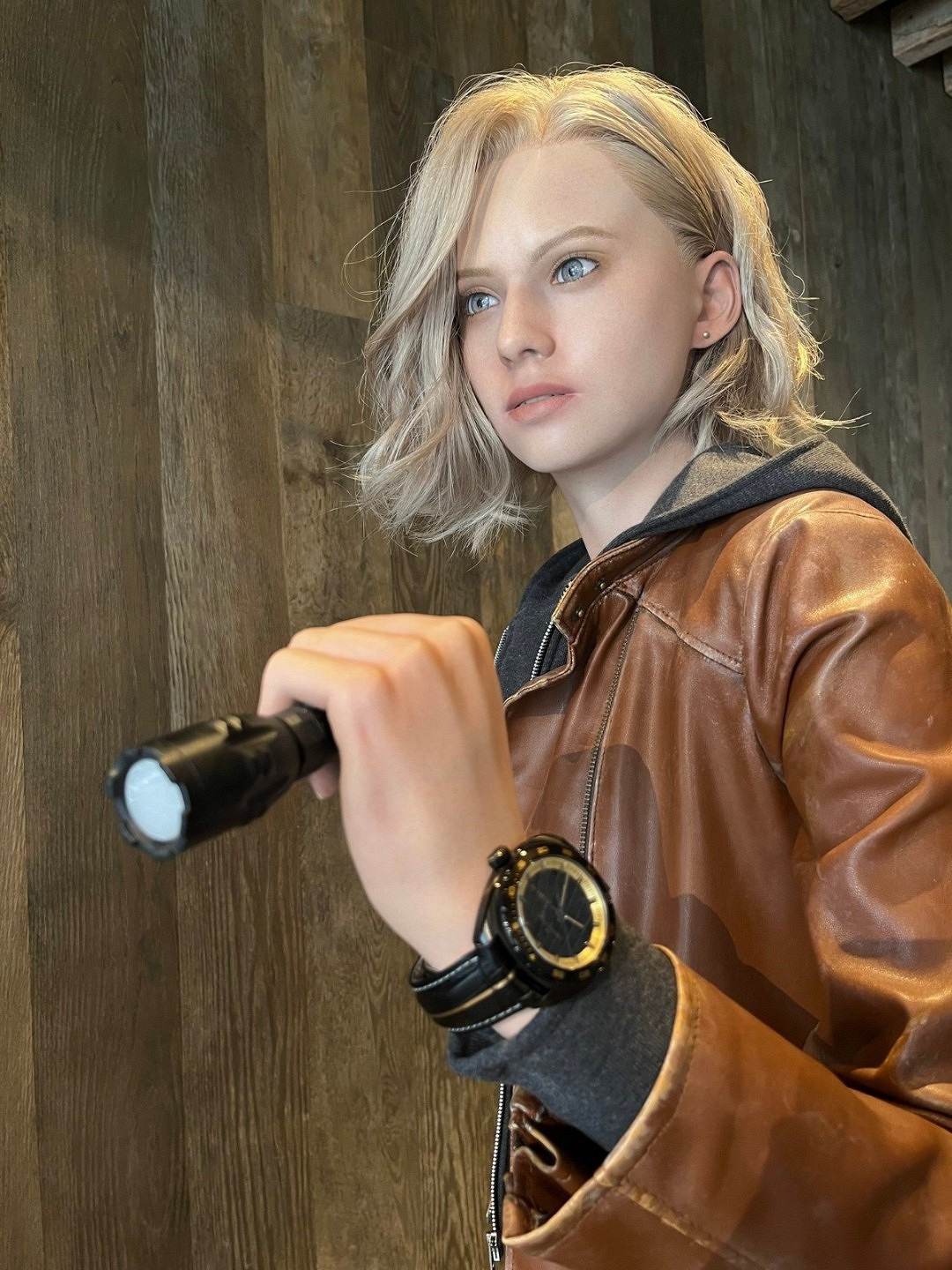 《惡靈古堡9：安魂曲》格蕾斯1/1雕像展示：細節逼真