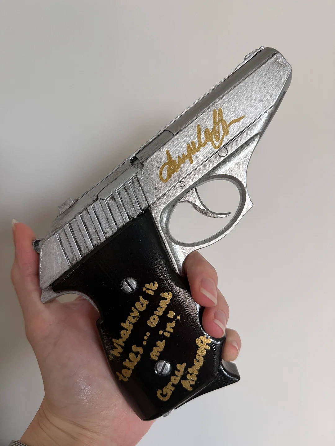 奧蘭多漫展格蕾絲cos神還原 滿滿電影感引得原配合照