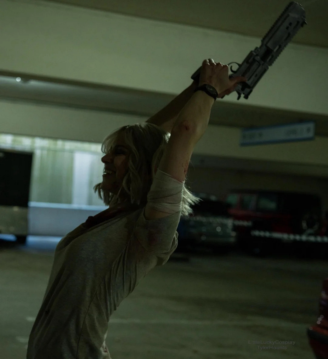 奧蘭多漫展格蕾絲cos神還原 滿滿電影感引得原配合照