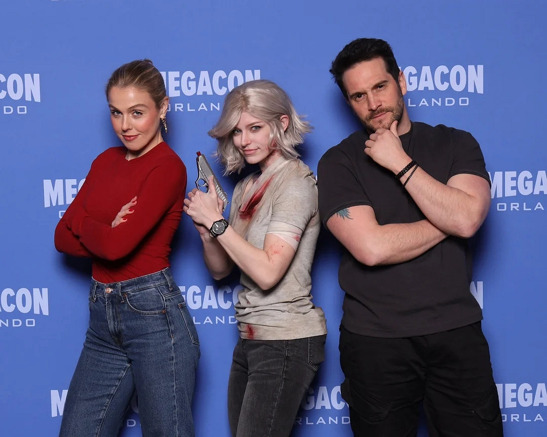 奧蘭多漫展格蕾絲cos神還原 滿滿電影感引得原配合照