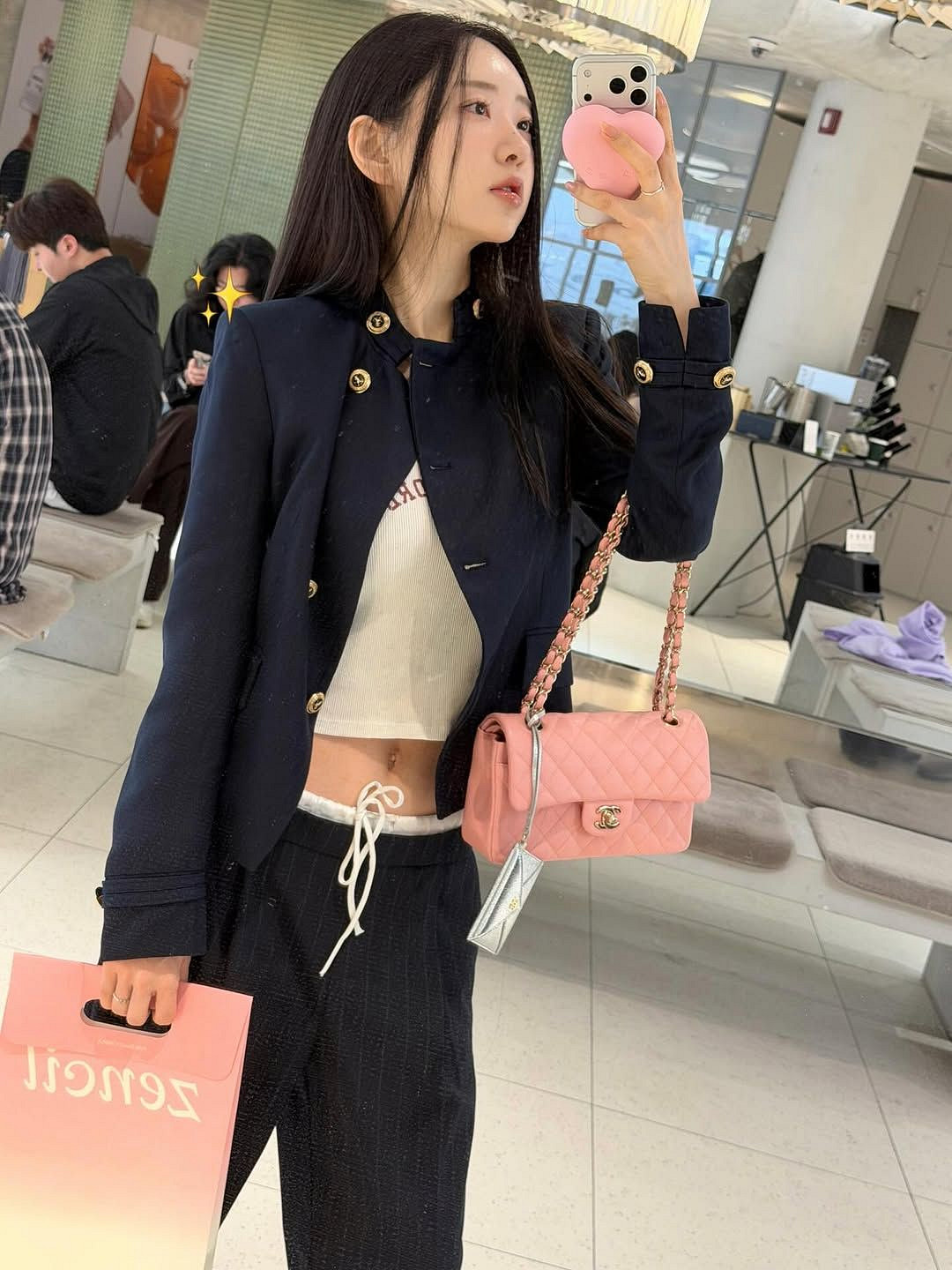 《劍星》體模申才恩新美圖：純欲風搭配大秀身材！