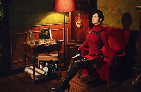 比原版身材更好？國外美女Cos《惡靈古堡》艾達王