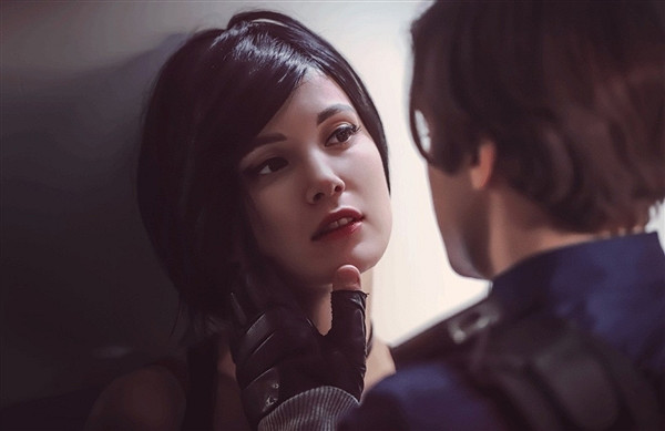 比原版身材更好？國外美女Cos《惡靈古堡》艾達王